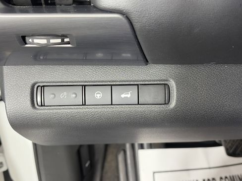 Certified 2023 Nissan Pathfinder SL w/ Lighting Package (N92) image 32