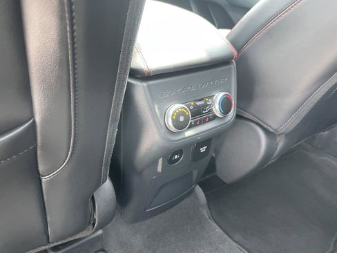 Used 2025 Ford Explorer ST-Line w/ Premium Package image 23