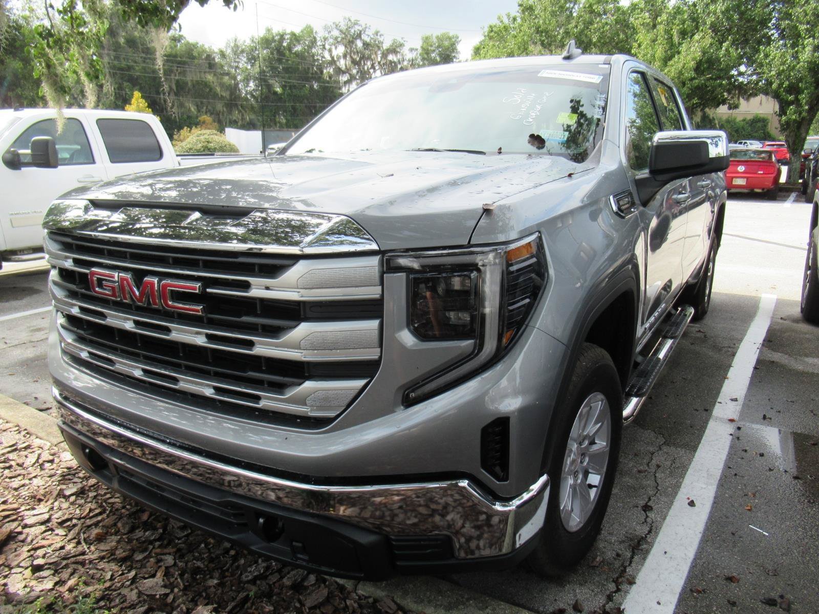 Used 2026 GMC Sierra 1500 SLE w/ Preferred Package AWD/4WD image 2