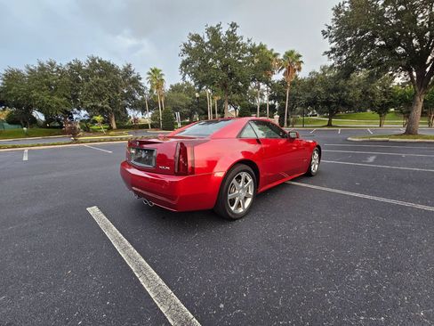 Used 2004 Cadillac XLR RWD image 13