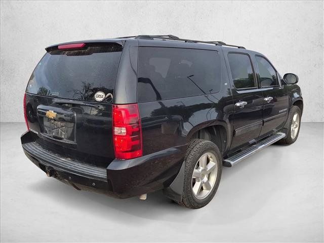 Used 2013 Chevrolet Suburban LT w/ Luxury Package AWD/4WD image 5