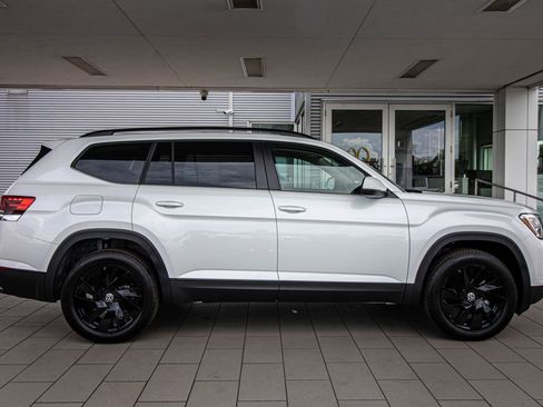 New 2026 Volkswagen Atlas SE FWD image 3