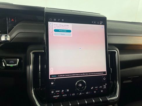 Used 2025 GMC Yukon Denali image 20