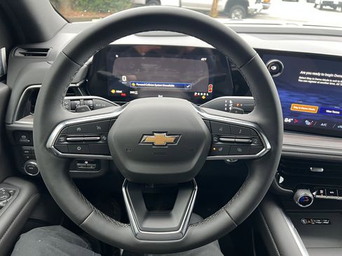 New 2026 Chevrolet Suburban LT image 19