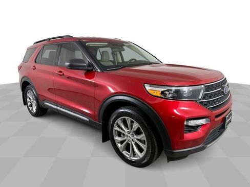 Used 2023 Ford Explorer XLT w/ Equipment Group 202A AWD/4WD image 2