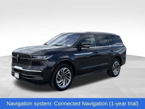 Used 2025 Lincoln Navigator Reserve image 1
