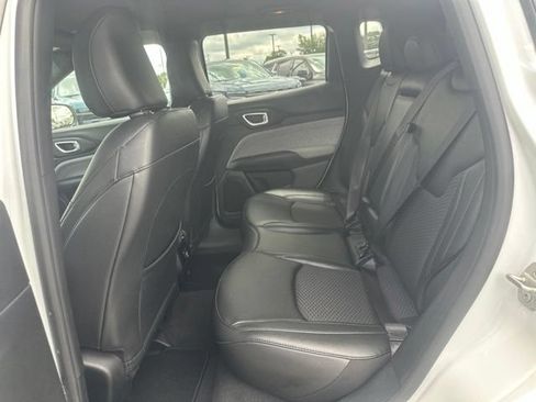 Used 2024 Jeep Compass Latitude AWD/4WD image 27