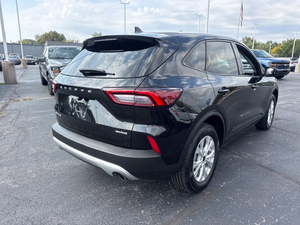 Used 2025 Ford Escape Active AWD/4WD image 7