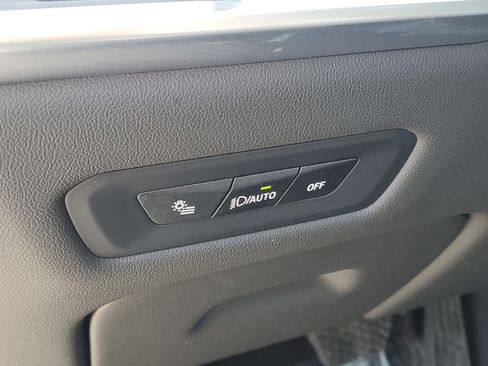 Used 2024 BMW X5 xDrive40i w/ Premium Package image 11