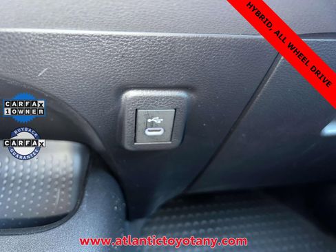 Used 2025 Toyota Corolla LE image 28