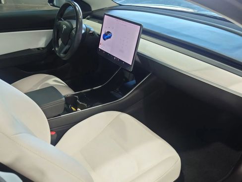 Used 2018 Tesla Model 3 Performance image 10