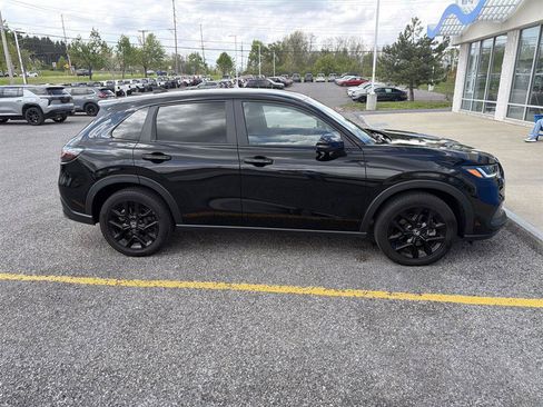 Used 2023 Honda HR-V Sport image 4