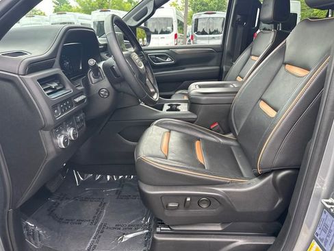 Used 2024 GMC Yukon AT4 w/ Technology Package AWD/4WD image 11