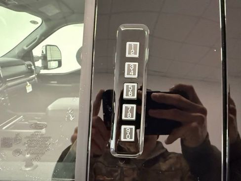 New 2026 Ford F250 Lariat w/ Lariat Premium Package image 10