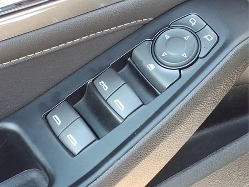 Used 2023 Chevrolet Traverse LT w/ LPO, Floor Liner Package FWD image 16