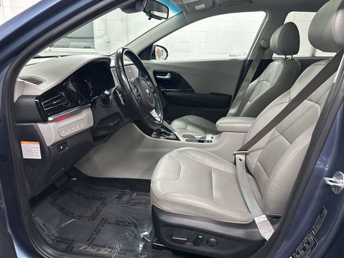 Used 2021 Kia Niro Touring image 21