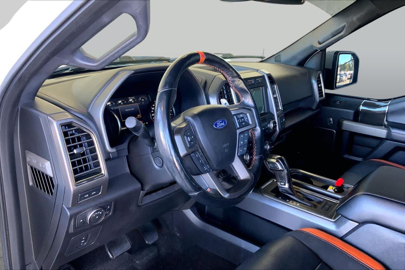 Used 2017 Ford F150 Raptor w/ Equipment Group 802A Luxury AWD/4WD image 18