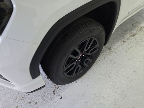 New 2026 GMC Sierra 1500 Elevation image 9