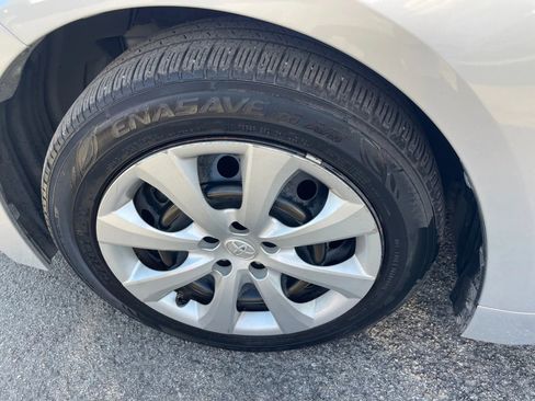 Used 2022 Toyota Corolla LE w/ Carpet Mat Package (TMS) image 25