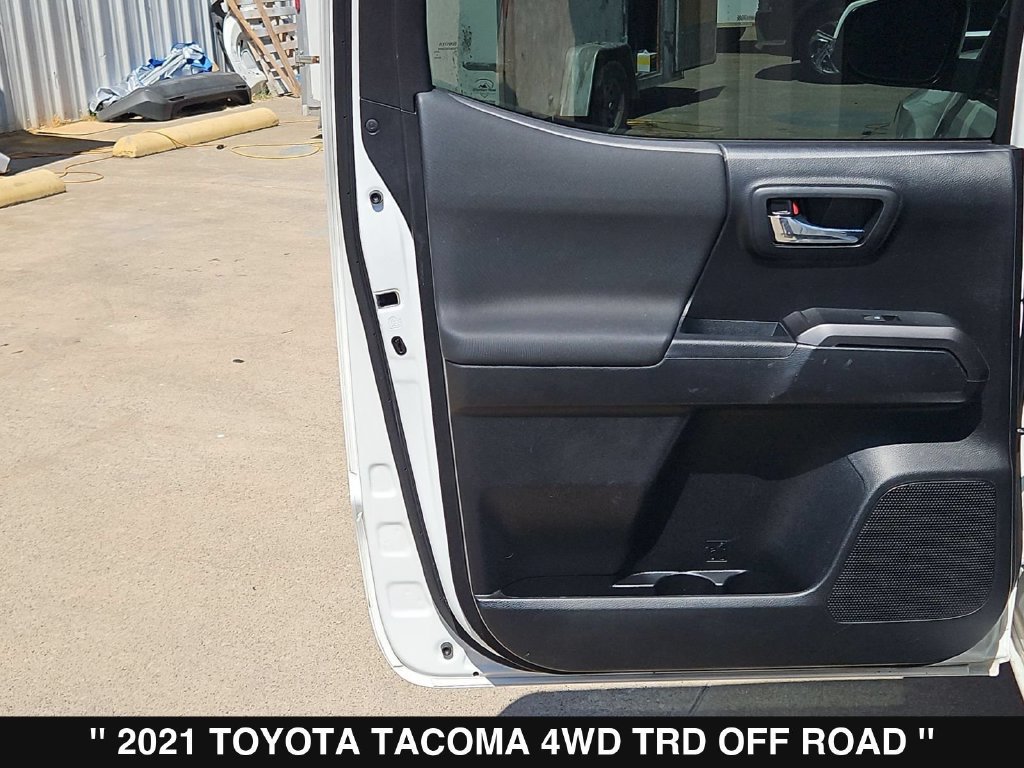Used 2021 Toyota Tacoma TRD Off-Road w/ Technology Package AWD/4WD image 18