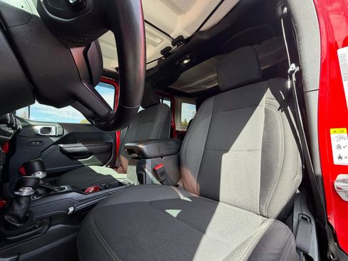 Used 2018 Jeep Wrangler Unlimited Sport S image 32