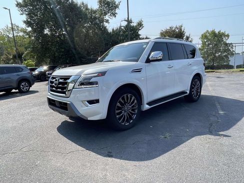 Used 2024 Nissan Armada Platinum w/ Captain's Chairs Package AWD/4WD image 3