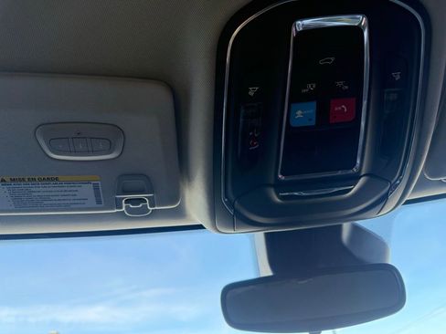 Used 2023 Jeep Grand Cherokee Limited w/ Black Appearance Package image 8