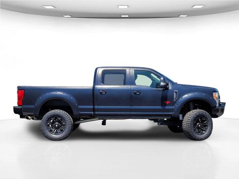 Used 2019 Ford F250 Lariat w/ Lariat Ultimate Package AWD/4WD image 4