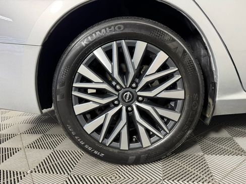 Used 2024 Nissan Altima 2.5 SV image 44