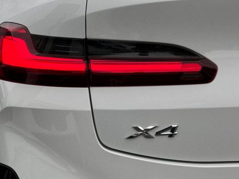 Used 2024 BMW X4 xDrive30i w/ Premium Package image 12