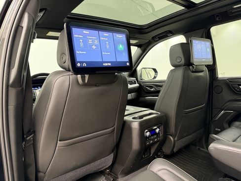Used 2021 GMC Yukon Denali w/ Denali Premium Package image 22