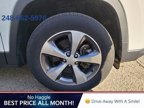 Used 2022 Jeep Cherokee Limited image 9