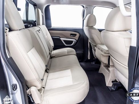 Used 2017 Nissan Titan SV image 34