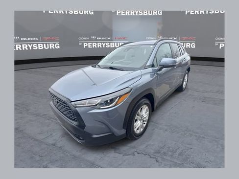 Used 2022 Toyota Corolla Cross LE FWD image 1