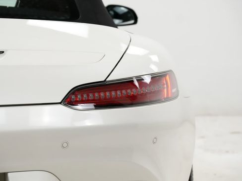 Used 2018 Mercedes-Benz AMG GT Roadster image 12