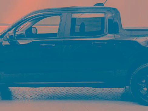 Certified 2025 Ford Maverick Lariat w/ Black Appearance Package image 5