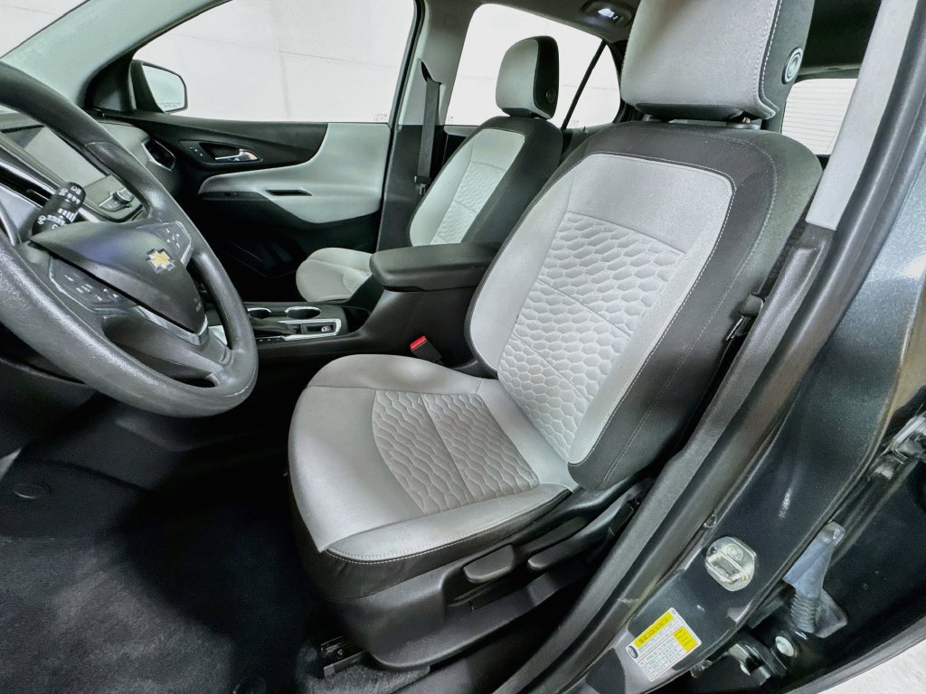 Used 2020 Chevrolet Equinox LS FWD image 24