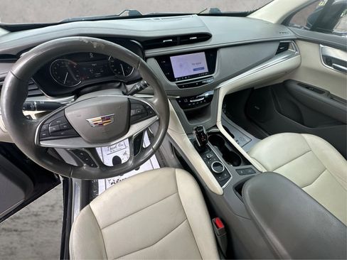 Used 2020 Cadillac XT5 Premium Luxury FWD image 32