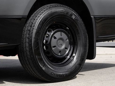 Used 2025 Mercedes-Benz Sprinter 2500 w/ Dashboard Charging Package image 55