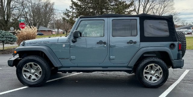 Used 2015 Jeep Wrangler Unlimited Rubicon w/ Connectivity Group AWD/4WD image 9