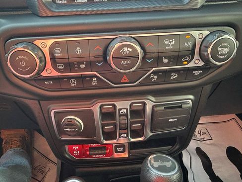 Used 2020 Jeep Wrangler Unlimited Rubicon w/ Quick Order Package 28Y Recon AWD/4WD image 26