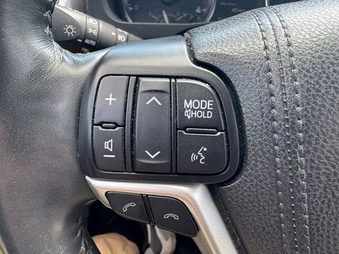 Used 2018 Toyota Highlander Limited Platinum AWD/4WD image 30