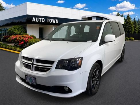 Used 2019 Dodge Grand Caravan GT FWD image 1