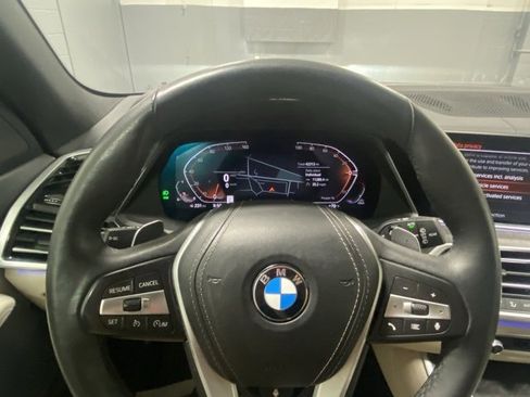 Used 2022 BMW X5 xDrive40i w/ Premium Package image 14