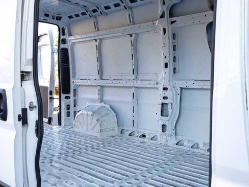 Used 2023 RAM ProMaster 2500 image 12