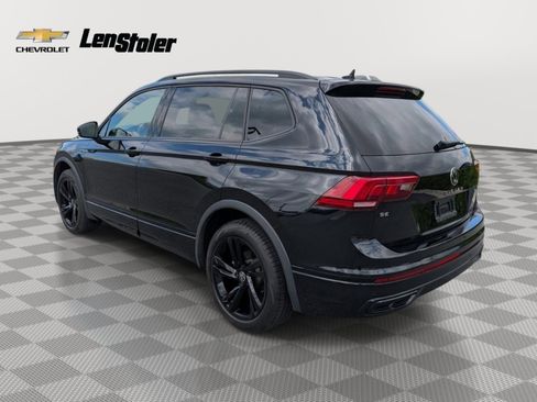 Used 2023 Volkswagen Tiguan SE R-Line AWD/4WD image 3
