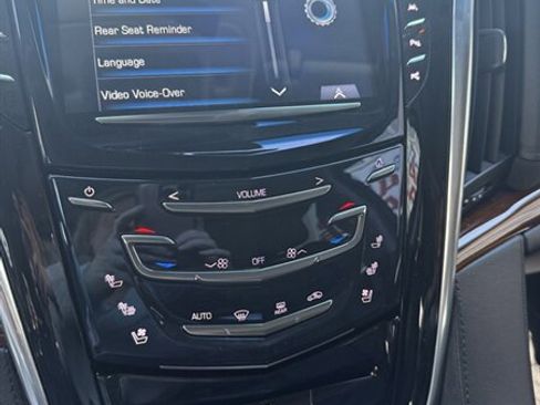 Used 2019 Cadillac Escalade Premium Luxury AWD/4WD image 19