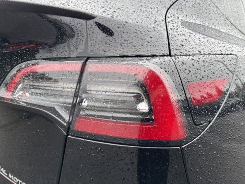 Used 2022 Tesla Model Y Performance image 14