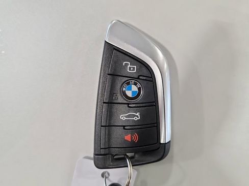 Used 2025 BMW 330i xDrive Sedan AWD/4WD image 27