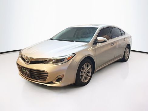 Used 2014 Toyota Avalon XLE Premium image 3